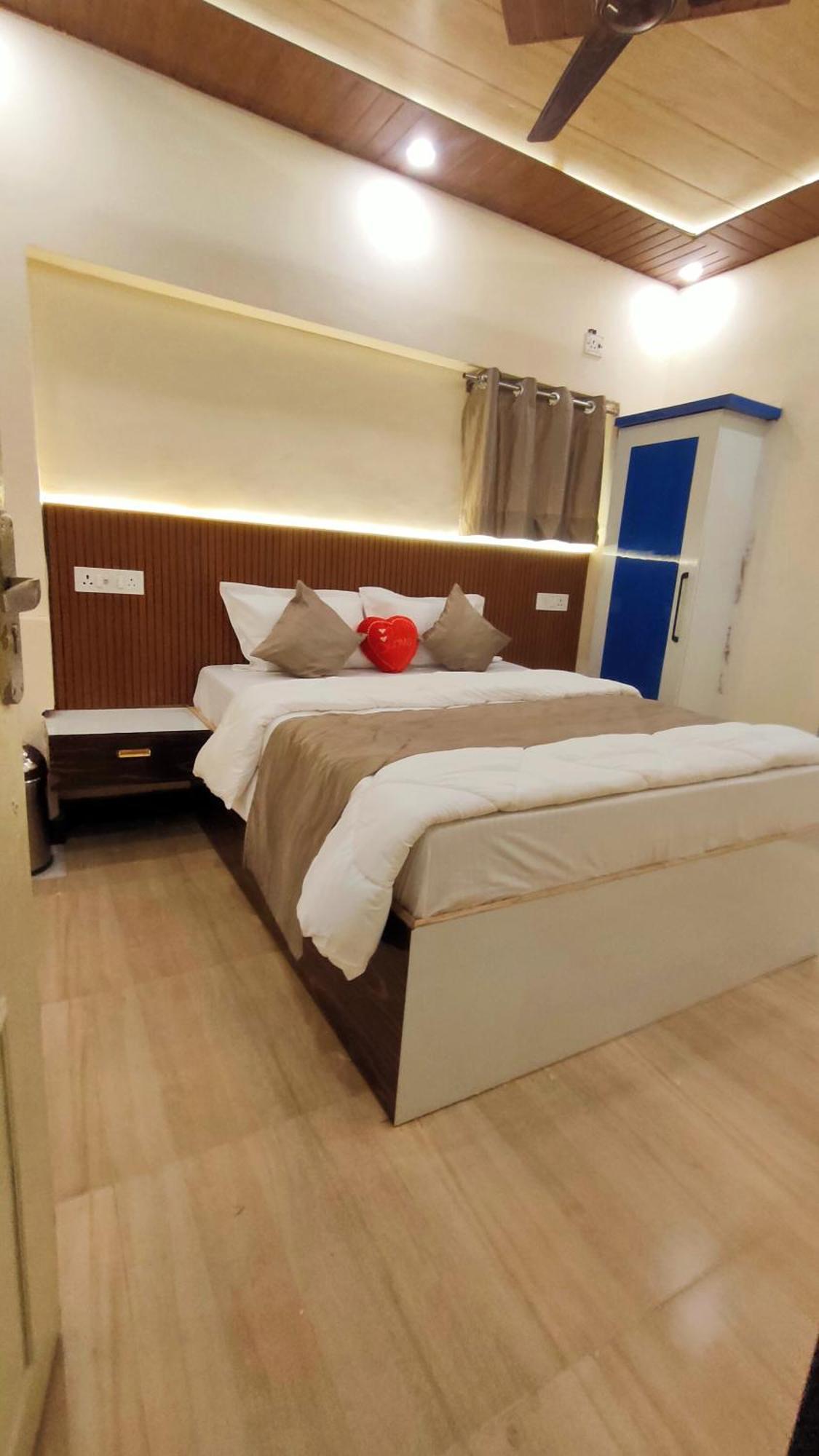 Sri Krishna Residency Hotel Varanasi Exterior photo