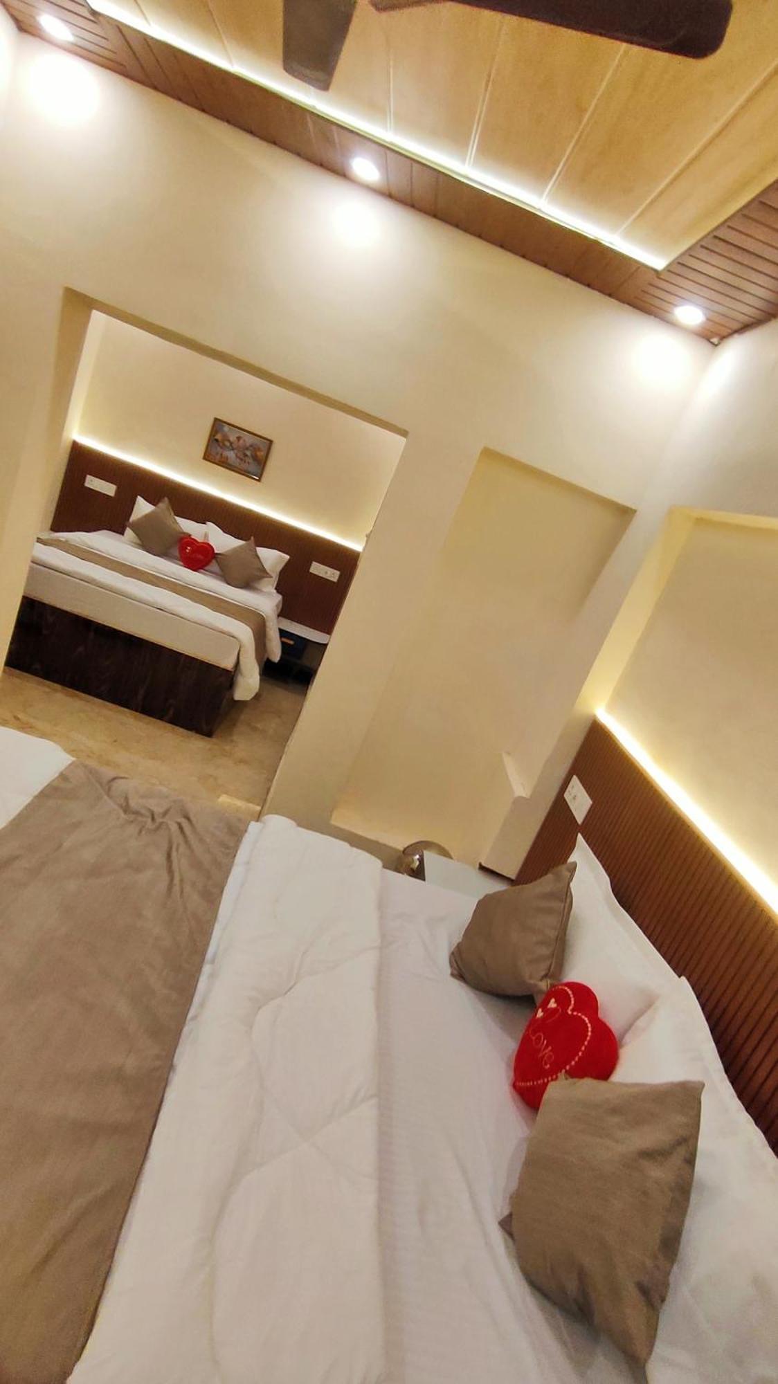 Sri Krishna Residency Hotel Varanasi Exterior photo