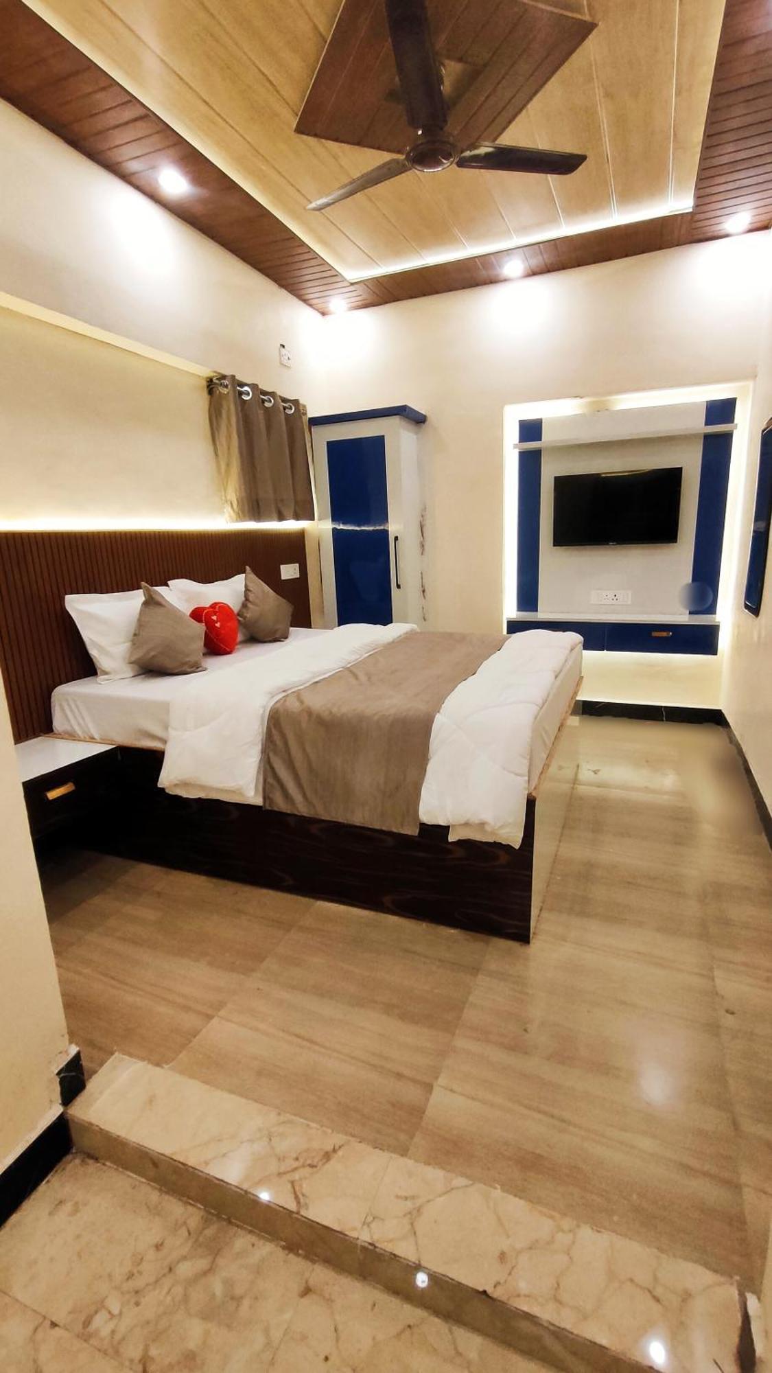 Sri Krishna Residency Hotel Varanasi Exterior photo