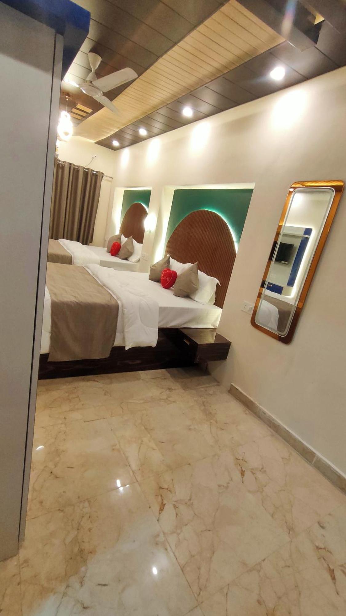 Sri Krishna Residency Hotel Varanasi Exterior photo