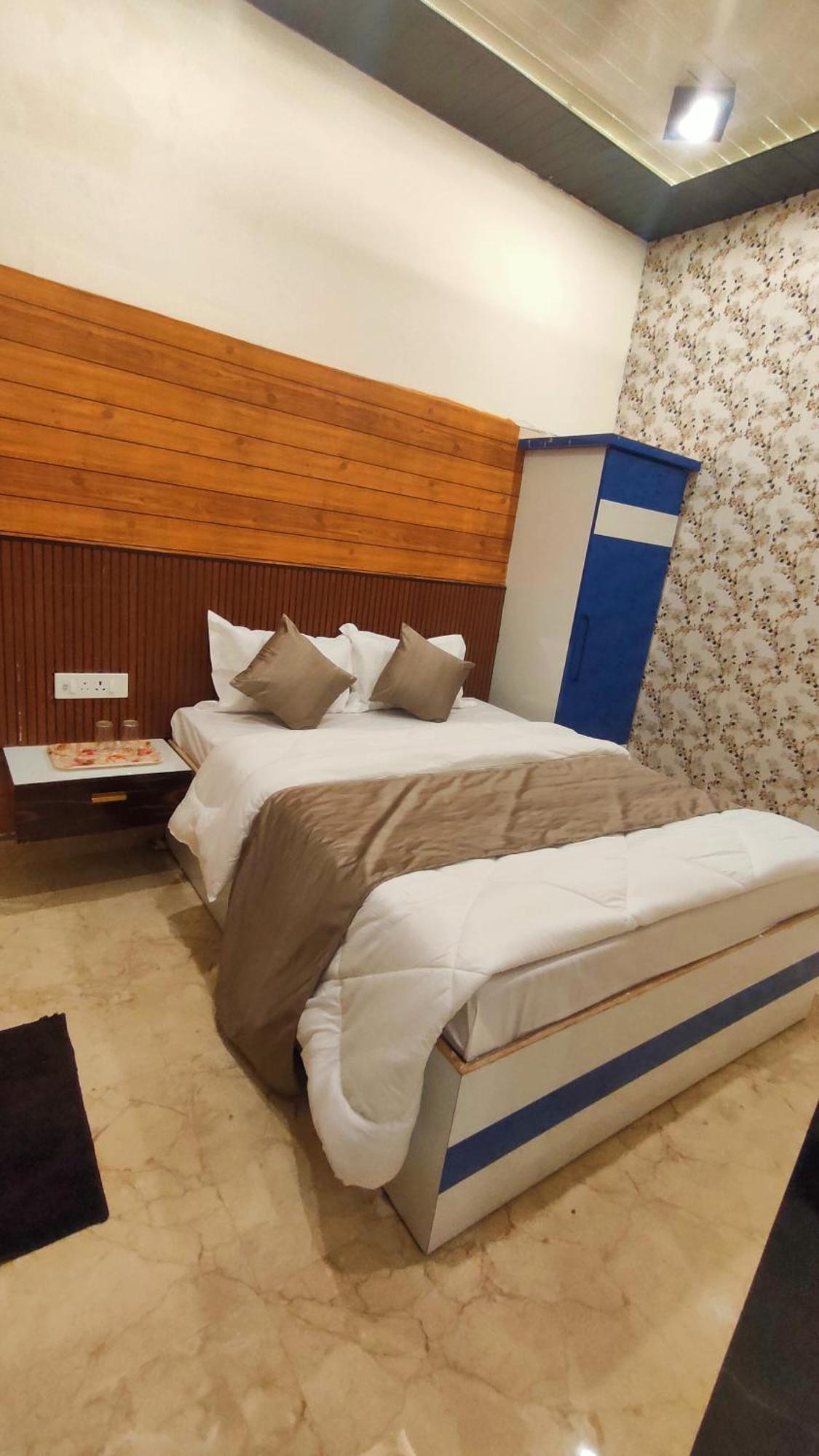 Sri Krishna Residency Hotel Varanasi Exterior photo